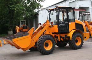 Мини-погрузчик АМКОДОР 320