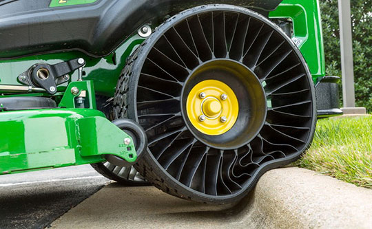Безвоздушными шинами производства Michelin будут оснашать мини-погрузчики