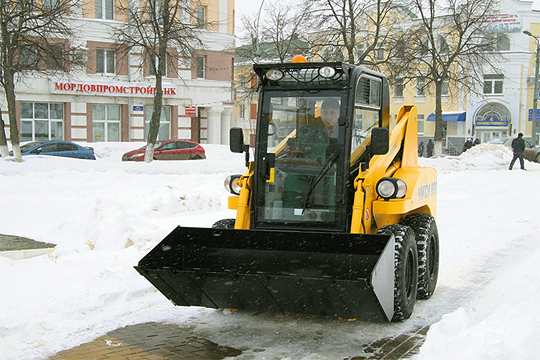 Мини-погрузчик с бортовым поворотом МКСМ 800А