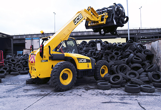 Для техники JCB доступен большой выбор навесок