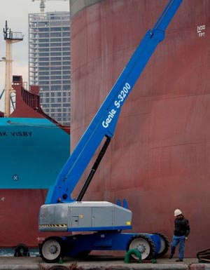 Телескопический подъемник Terex AWP Genie S-3200