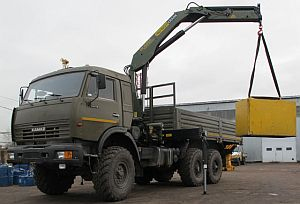Военный автомобиль, снабженный КМУ Palfinger PK 15500