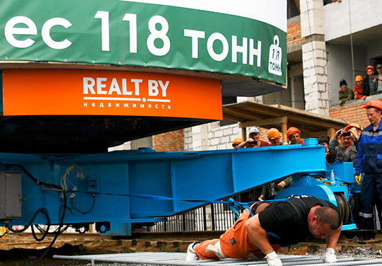 118-тонный рекорд. Белорус сдвинул башенный кран