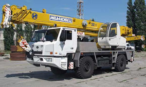 Шасси БАЗ-8027 с 32-тонным краном