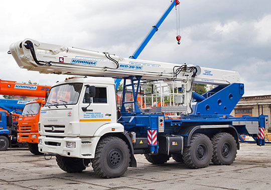 Вылет стрелы автогидроподъемника АГП-36-5К составляет 22 м