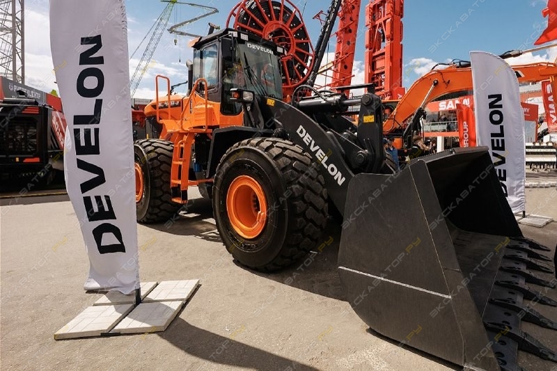 Карьер его не убьёт: как устроен фронтальный погрузчик Develon DL420
