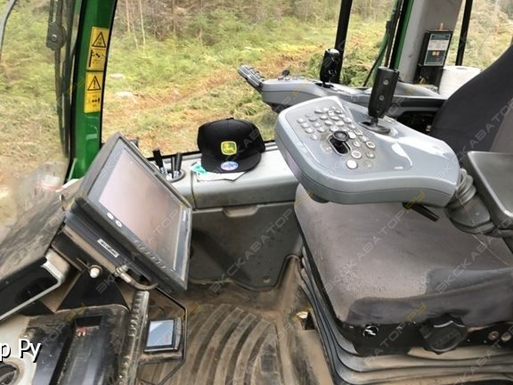 John Deere 1110E [7]