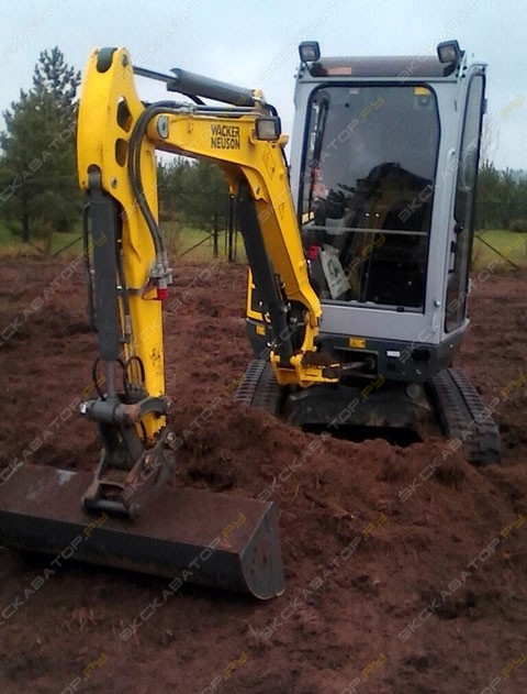 Hitachi EX 30U [1]