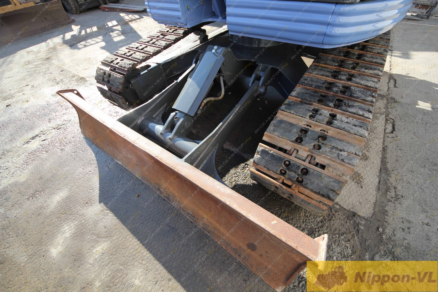 Hitachi EX75UR-3 [9]