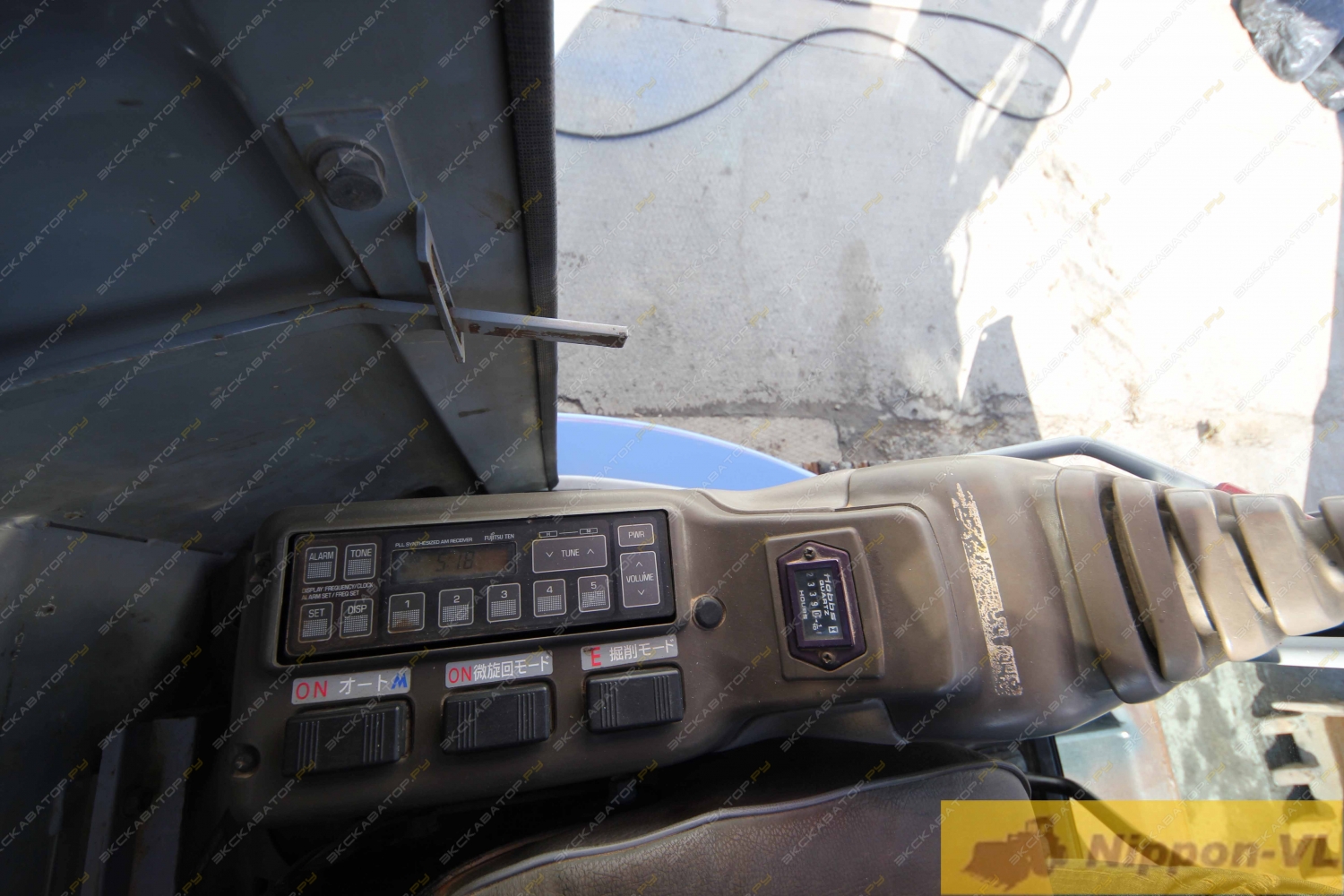 Hitachi EX75UR-3 [16]