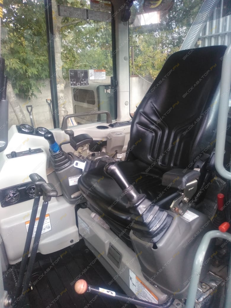 Yanmar VIO55-5 Cabin [2]