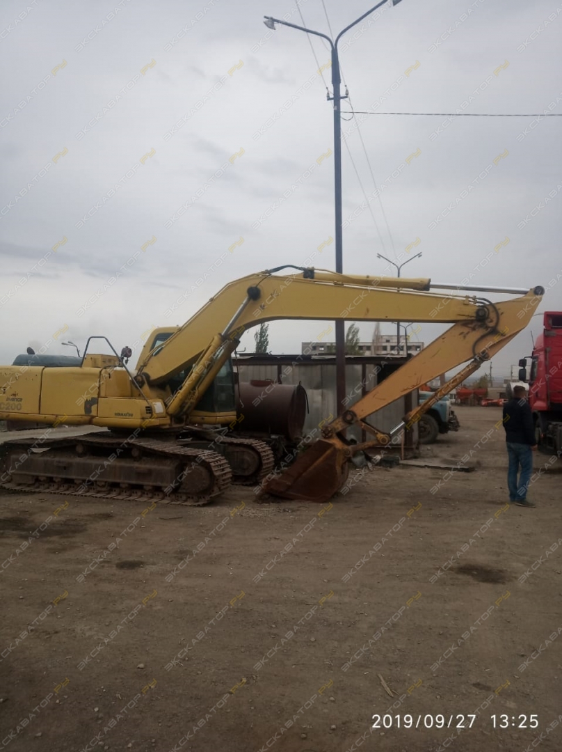 Komatsu PC200 [0]