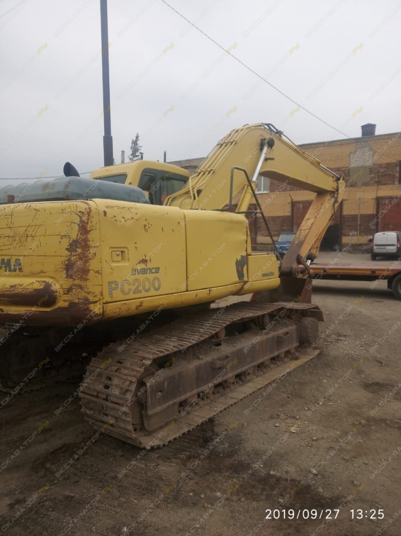 Komatsu PC200 [9]