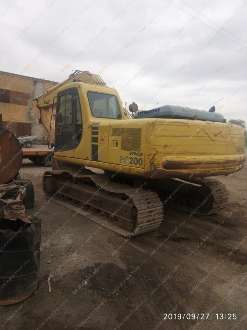 Komatsu PC200 [8]