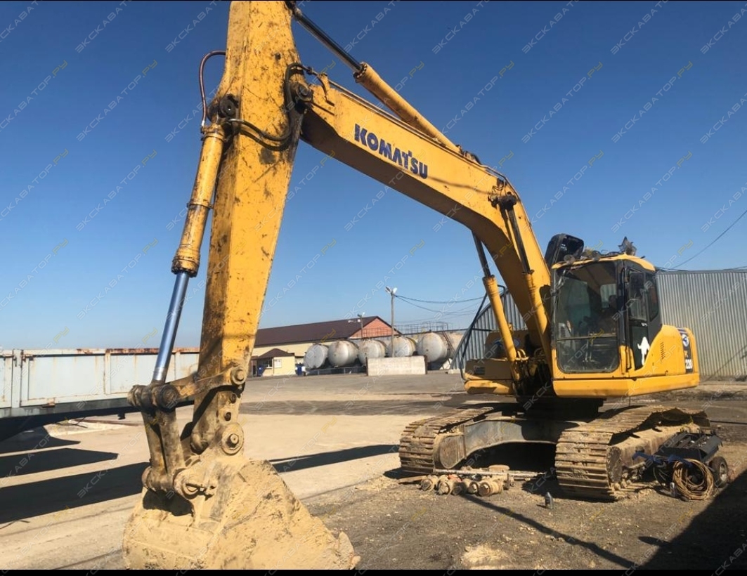 Komatsu PC200-6E [1]