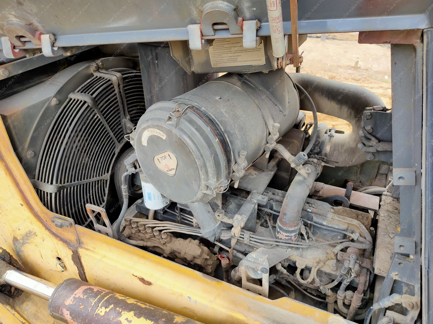 Komatsu D61EX-12 [9]