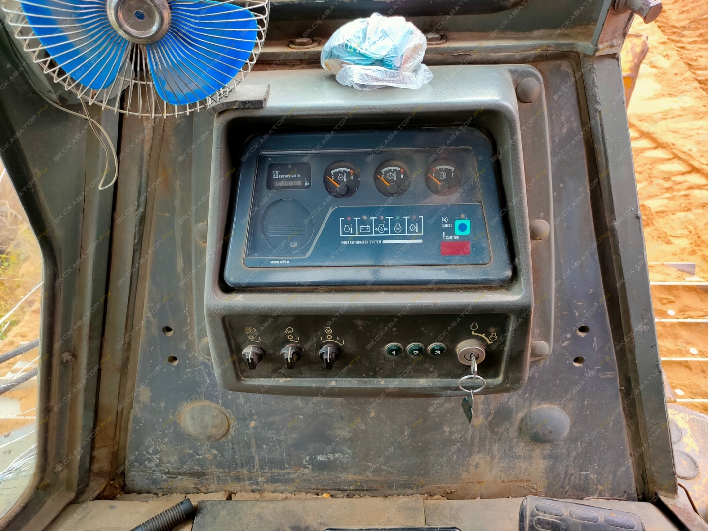 Komatsu D61EX-12 [7]