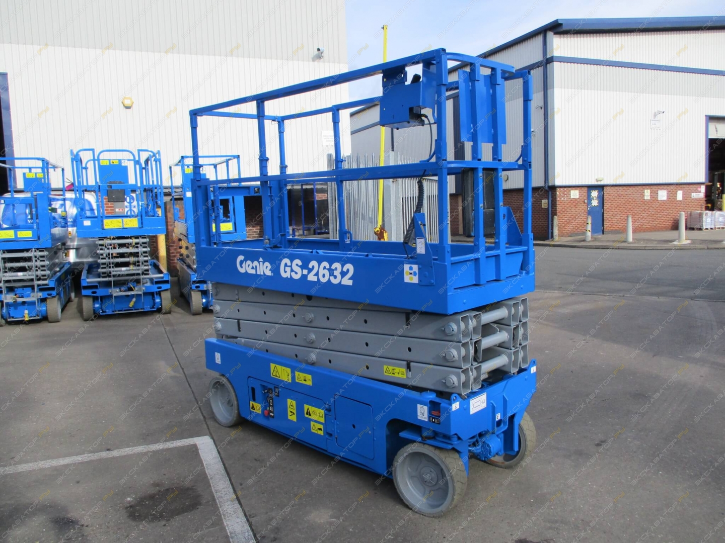 Ножничный подъемник genie gs 3246. Genie 4390. Ножничный подъемник аренда. Ножничный подъемник genie gs 5390 rt. Ножничный подъемник аренда.