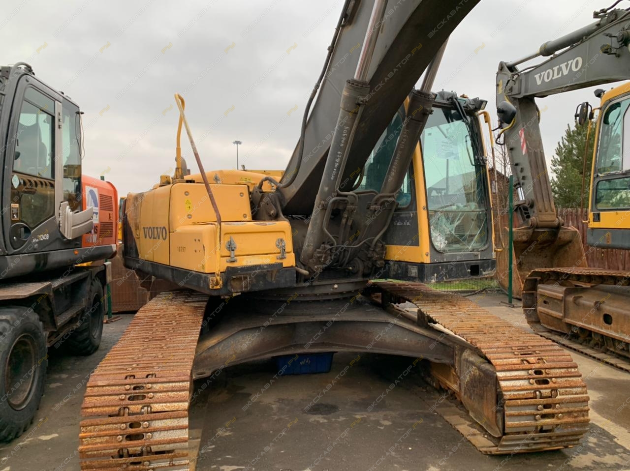 Volvo EC240B LC [2]