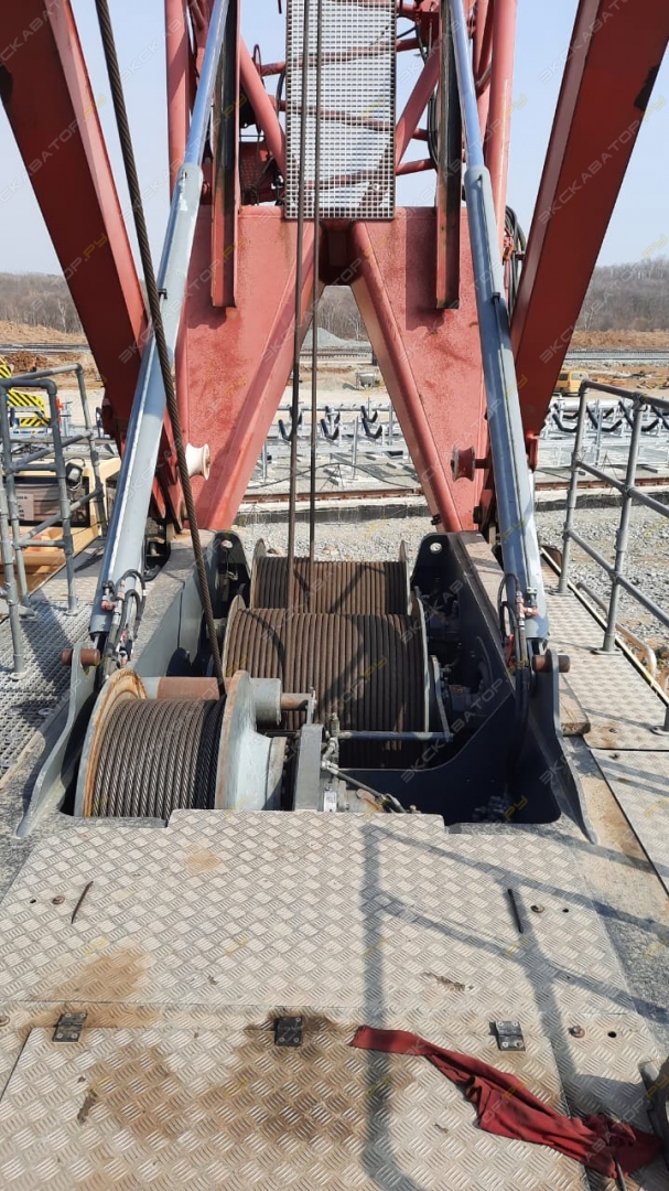 Liebherr LR 1300 [11]
