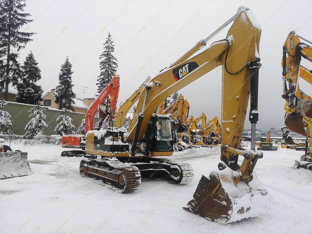 Caterpillar 330D2 L [18]