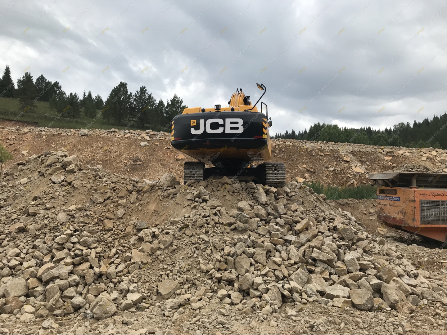 JCB JS 305LC [3]