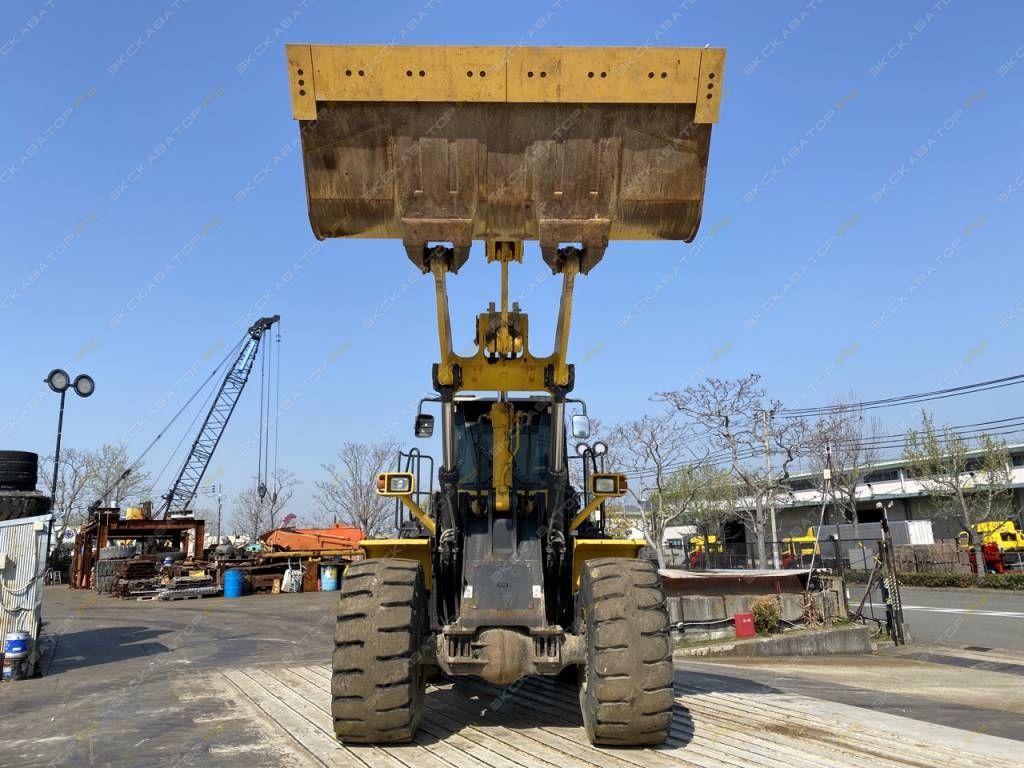 Komatsu WA500-6 [27]