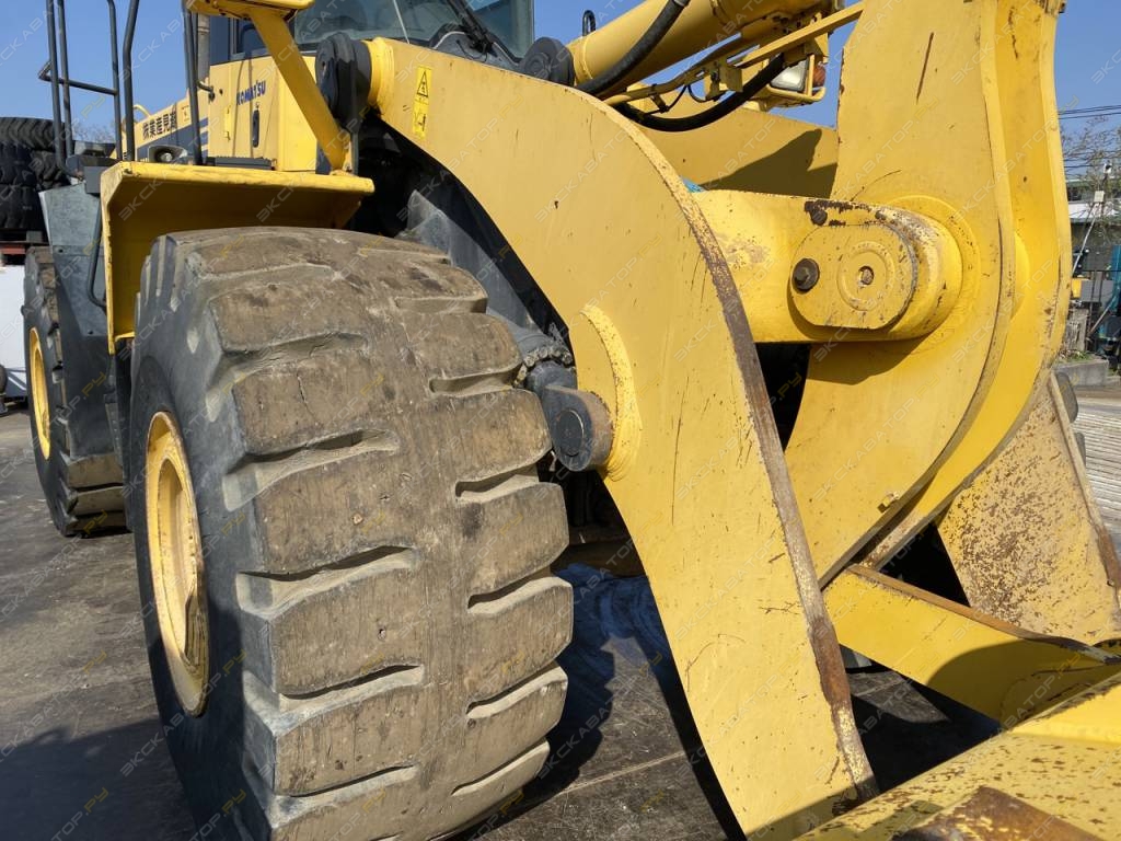 Komatsu WA500-6 [31]