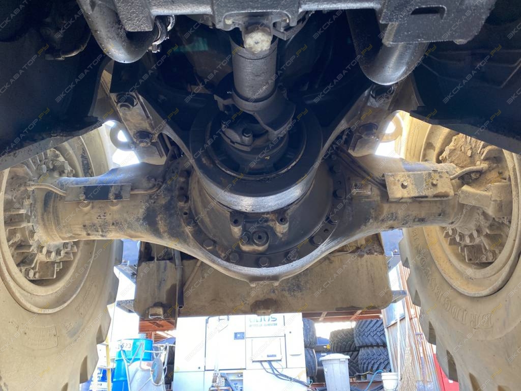 Komatsu WA500-6 [21]
