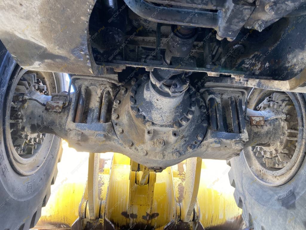 Komatsu WA500-6 [20]