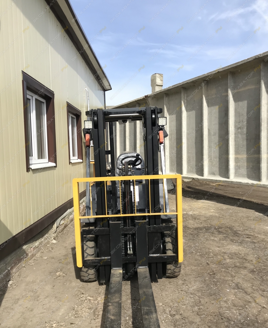 Mitsubi FG35T [3]