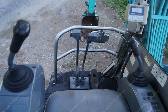 Kobelco SK30UR [6]