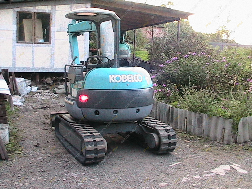 Kobelco SK30UR [3]