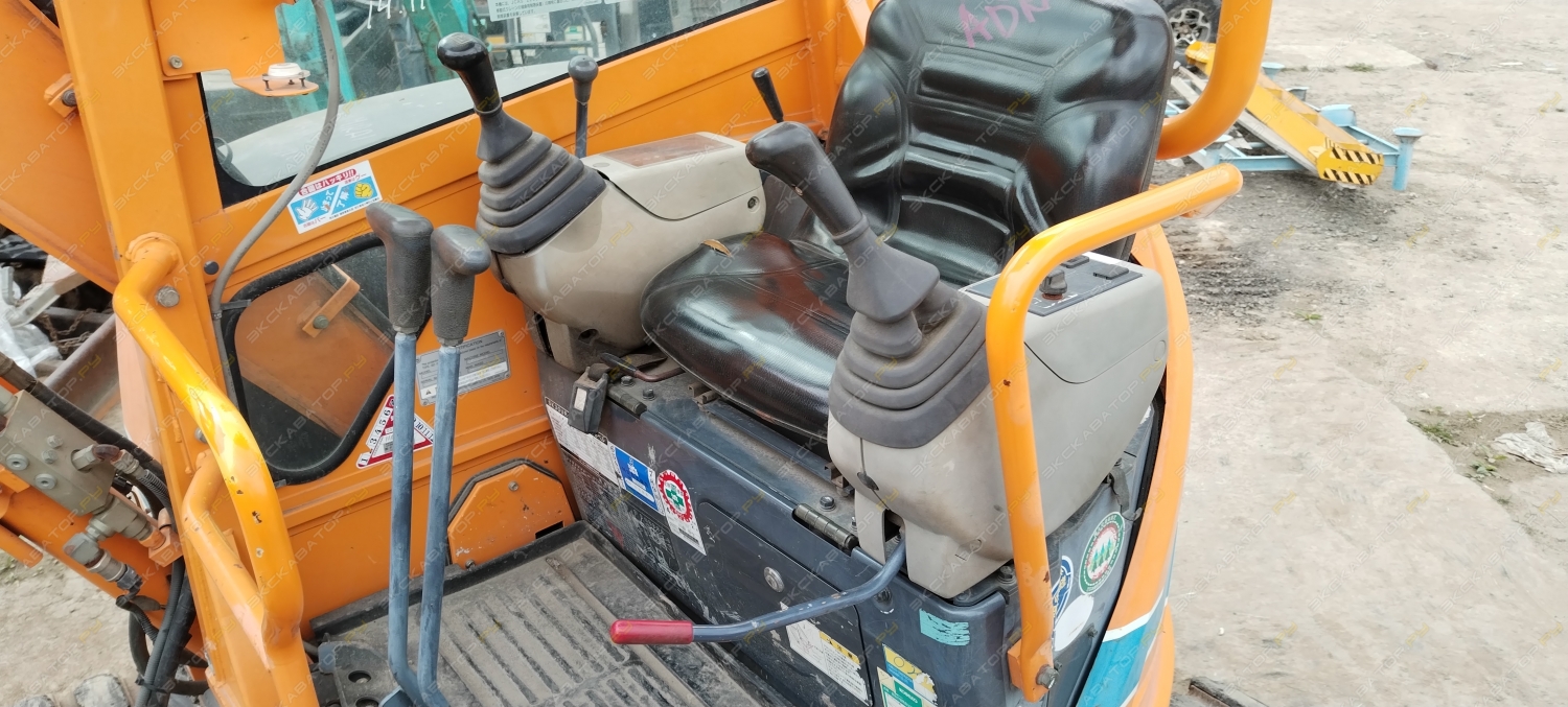 Kobelco SK30UR-5 [9]