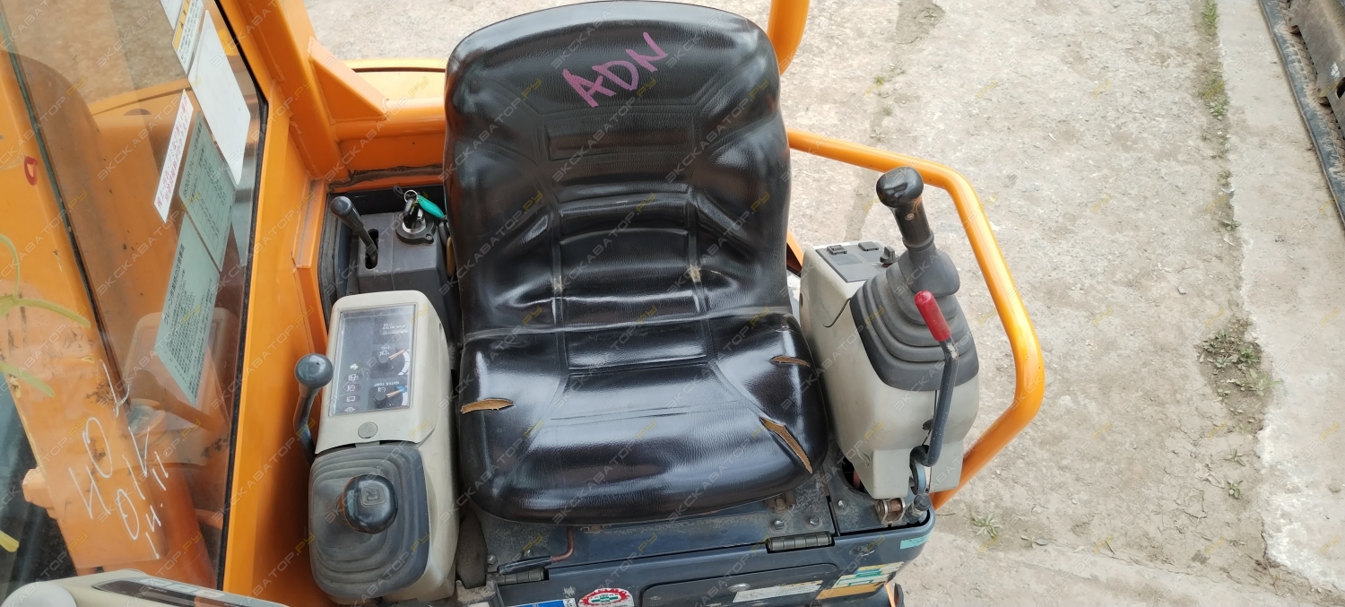 Kobelco SK30UR-5 [4]
