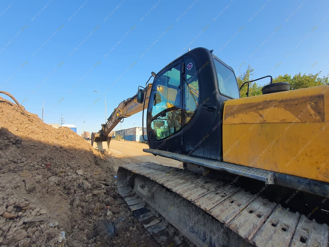 JCB JS 260LC [3]