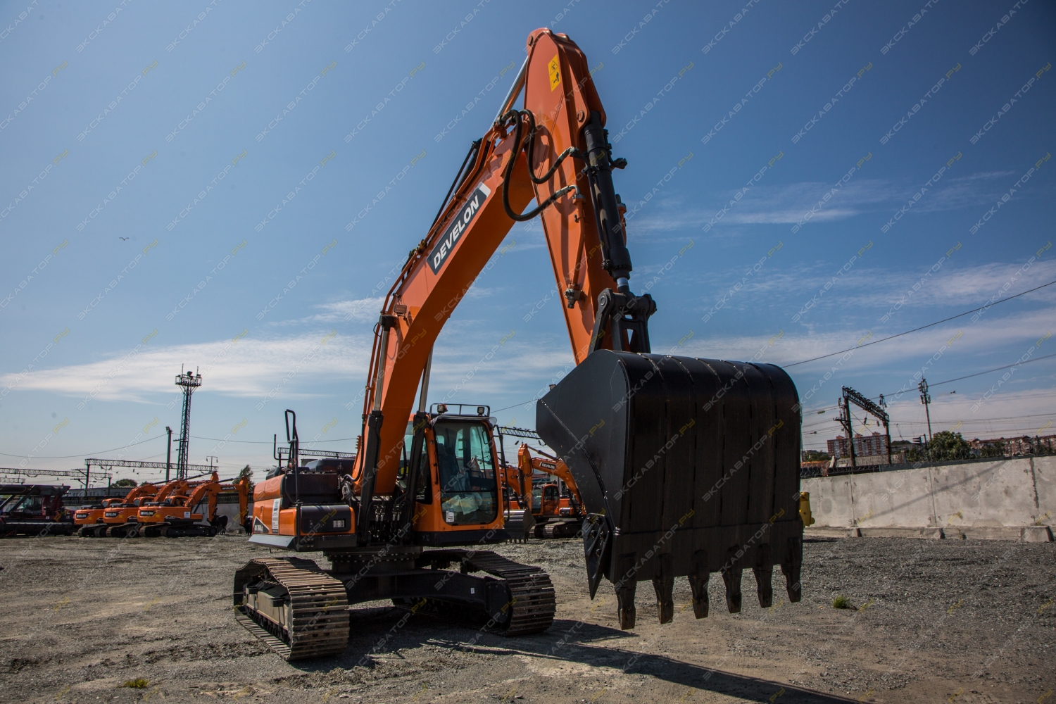 DX260LC-7M [12]