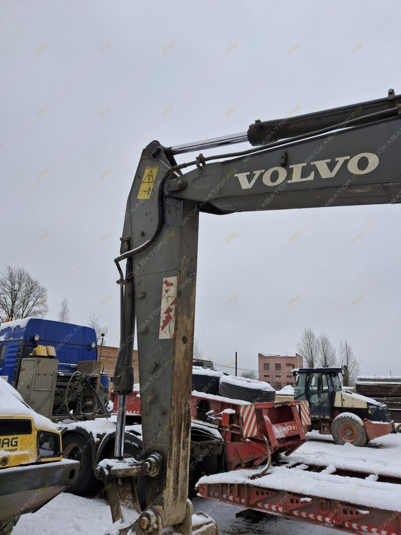 Volvo EC140B LC [13]