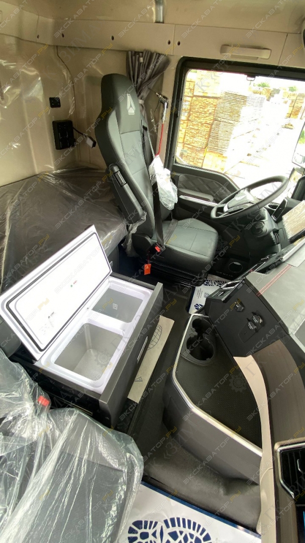 Sitrak C7H MAX 8x4 [2]