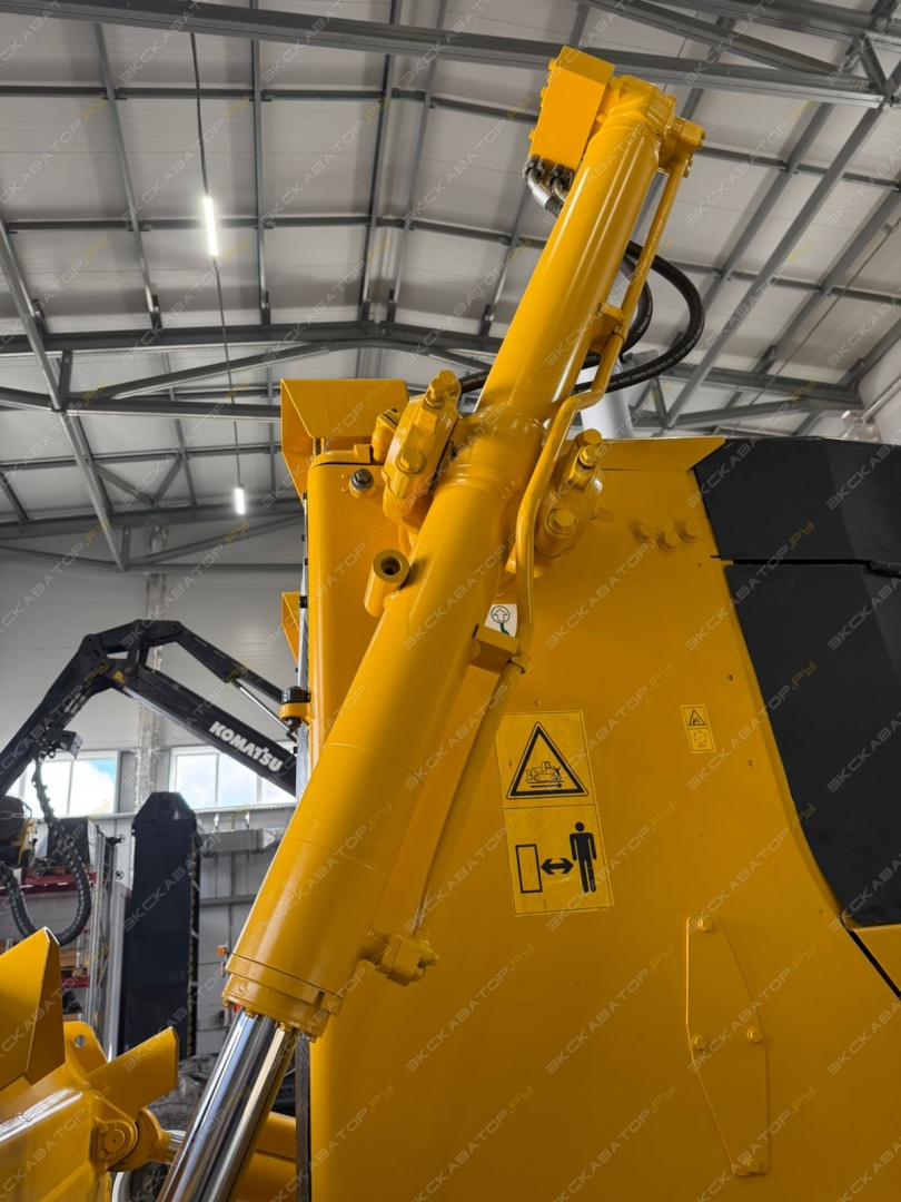 Komatsu D275A-5 [47]