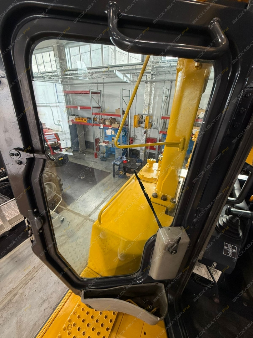 Komatsu D275A-5 [13]