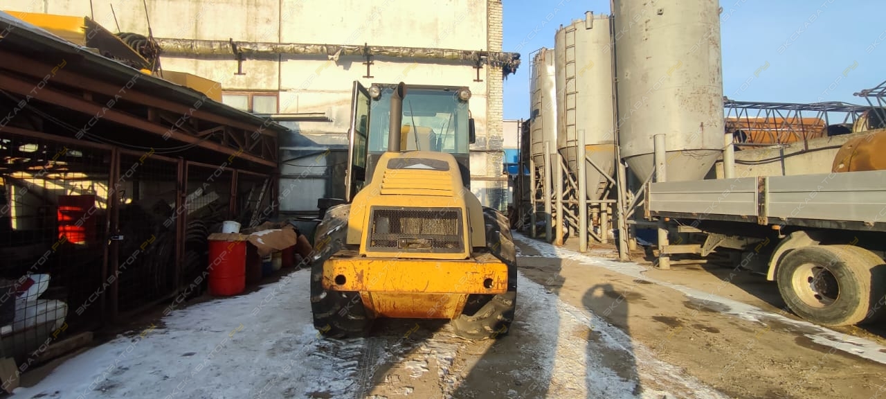 Caterpillar CS663E [9]