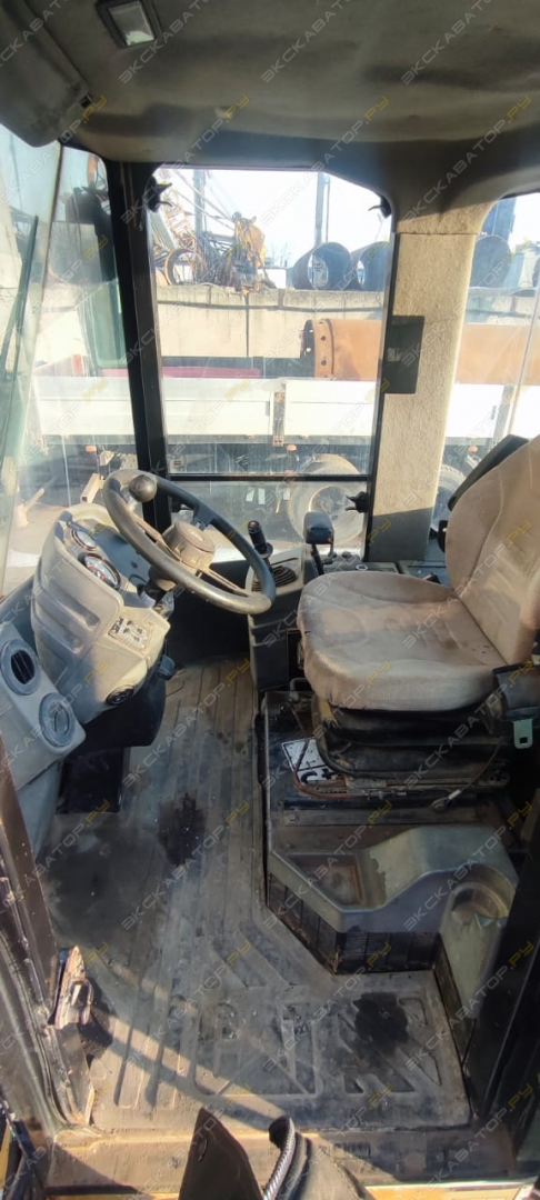 Caterpillar CS663E [10]