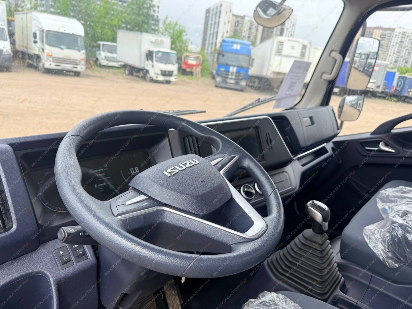 Isuzu Elf [7]