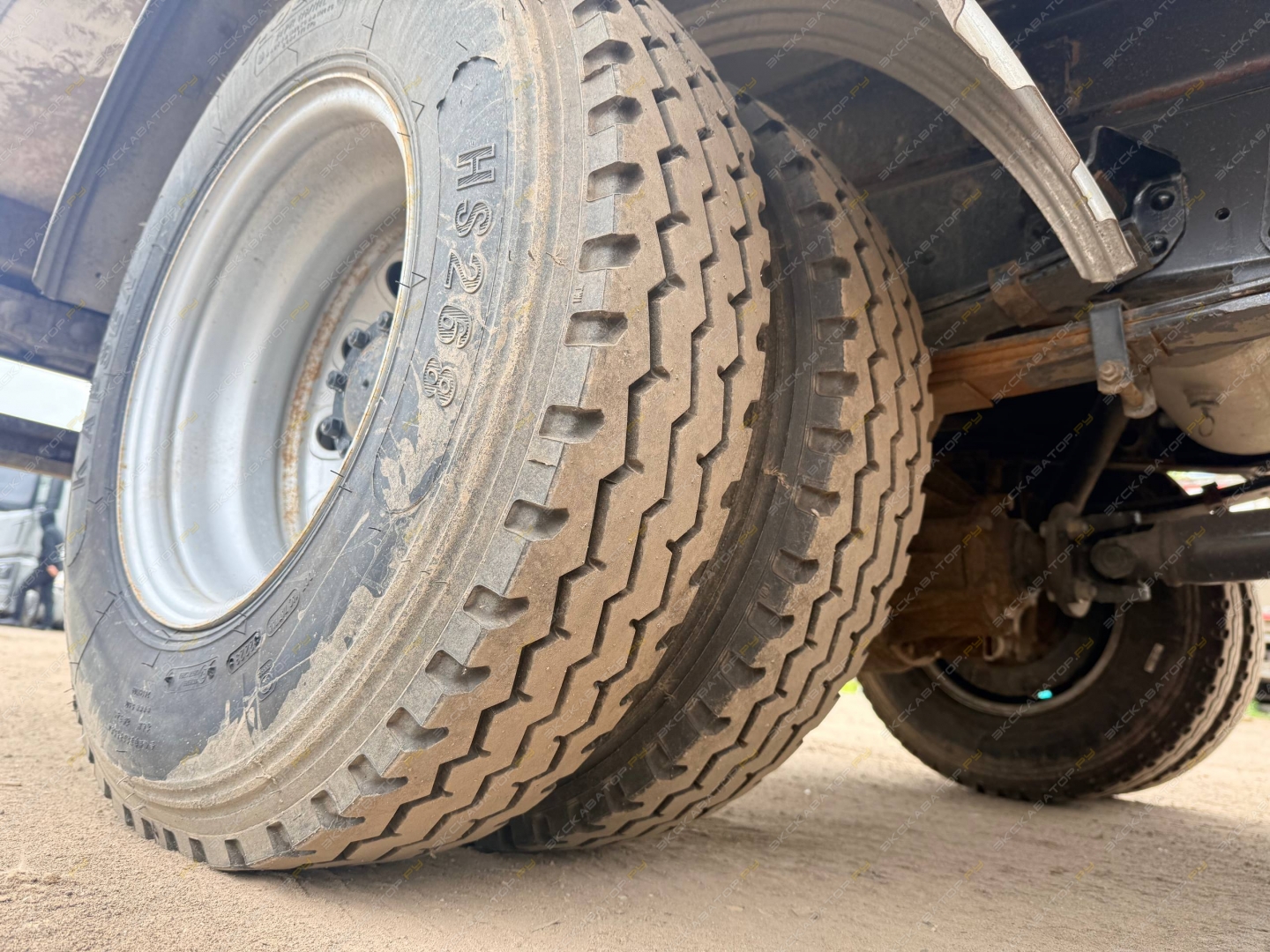 Isuzu Elf [12]