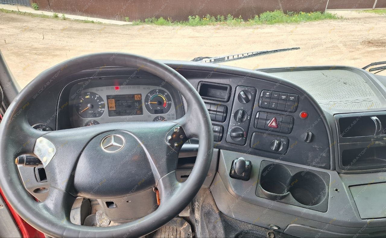 Mercedes-Benz Actros [12]