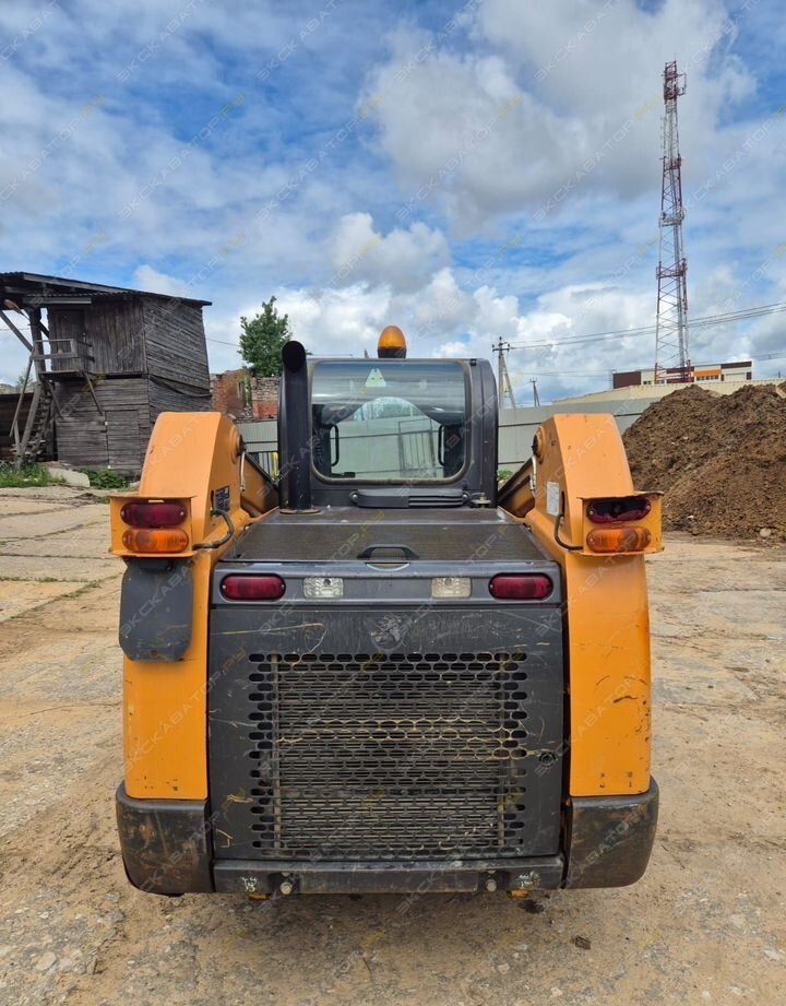 Case SR220 [2]