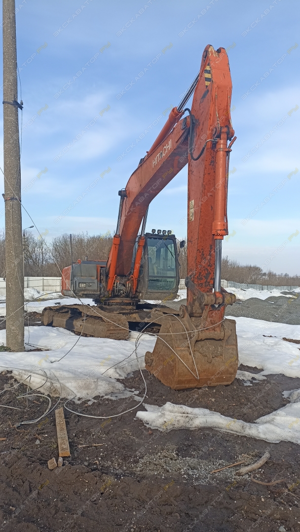 Hitachi ZX240-3G [2]