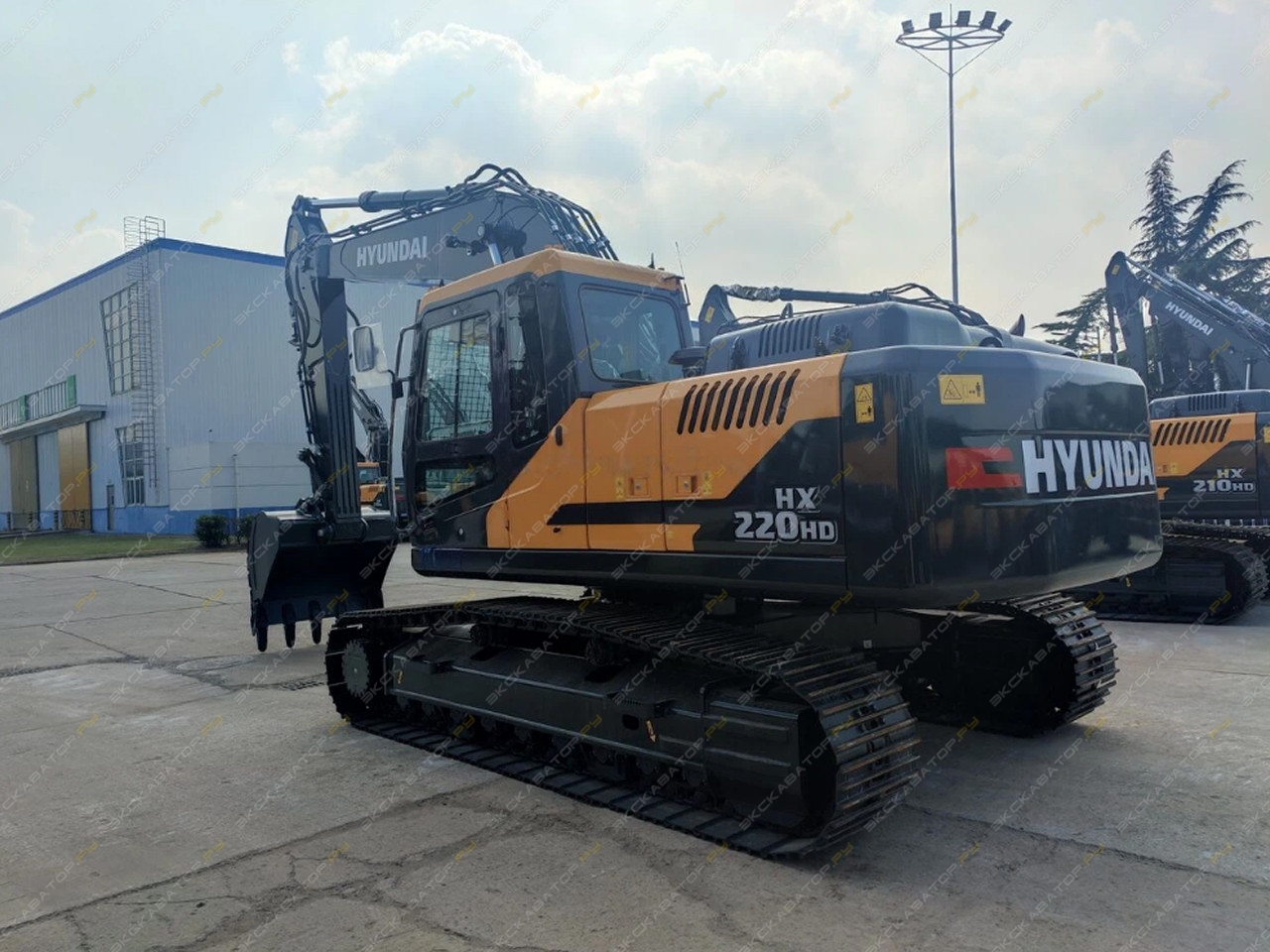 Hyundai HX220 [4]