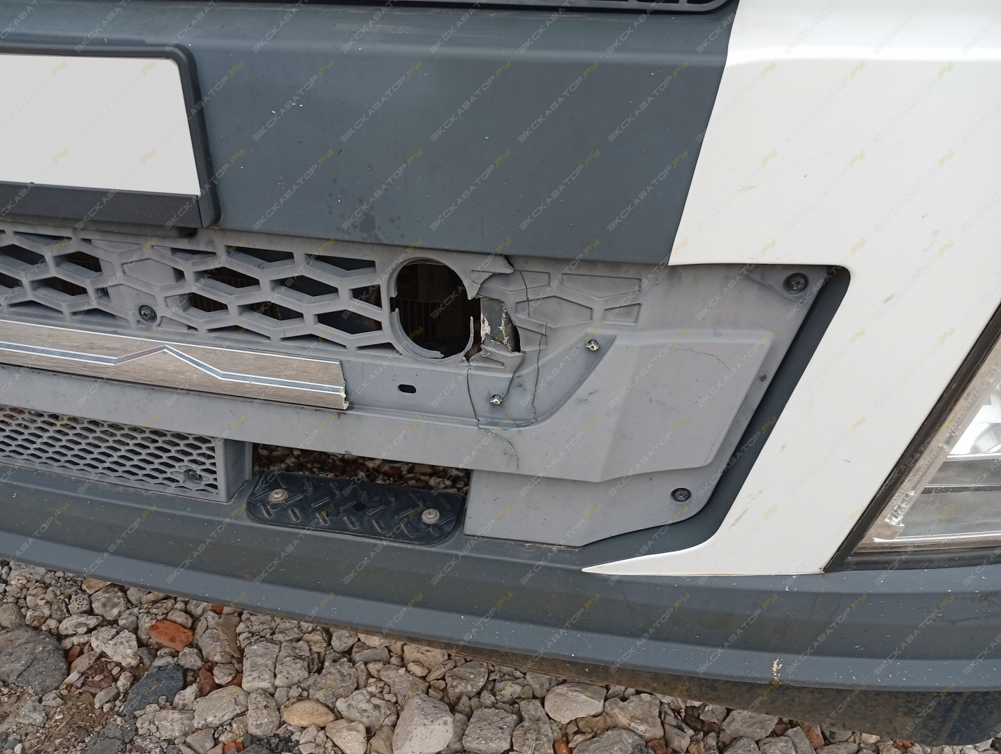 Shacman SX42584W324C [11]